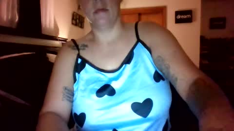 Snapshot of angelmarie7 chatting on 08-08-26, 03:52 Angel Marie online show from 08-08-26, 03:52
