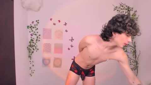 Snapshot of angelo_duarte chatting on 09-18-25, 06:32 Angel online show from 09-18-25, 06:32