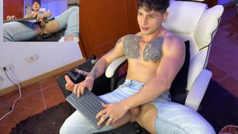 Snapshot of angeloferro1 chatting on 12-19-24, 03:19 Angelo Ferro online show from 12-19-24, 03:19