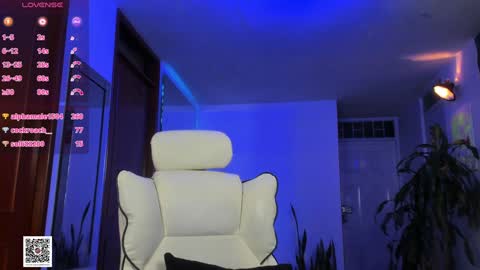 Snapshot of angeloferro1 chatting on 12-21-24, 03:58 Angelo Ferro online show from 12-21-24, 03:58