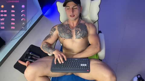 Snapshot of angeloferro1 chatting on 02-08-25, 01:43 Angelo Ferro online show from 02-08-25, 01:43