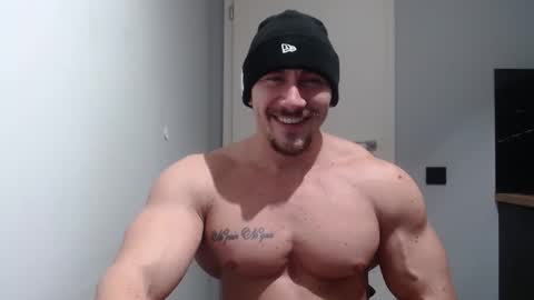  ------- SEX SHOW WITH GUYS AND GIRLS  MUSCLE SHOW online show from 01-04-25, 10:24