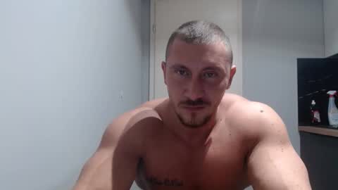  ------- SEX SHOW WITH GUYS AND GIRLS  MUSCLE SHOW online show from 12-18-25, 02:45