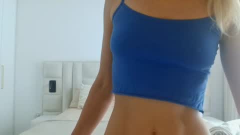 Snapshot of angelsquirting chatting on 06-21-26, 07:11 Alesia online show from 06-21-26, 07:11