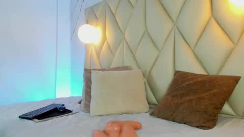 ANGIE online show from 02-12-26, 04:02