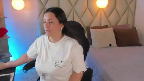 ANGIE online show from 04-12-26, 01:49