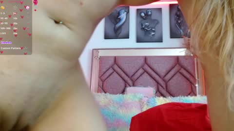 Snapshot of angely_18 chatting on 01-31-25, 11:24 Angely  online show from 01-31-25, 11:24