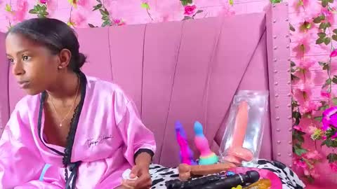 Snapshot of angeyapetite chatting on 12-17-25, 07:31 Anyega online show from 12-17-25, 07:31