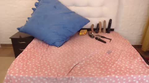 Angie online show from 02-11-25, 12:06