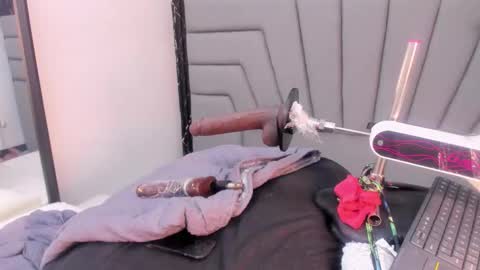 A N G I E.  online show from 11-14-25, 02:10