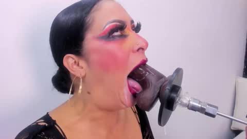 A N G I E.  online show from 11-19-25, 09:15