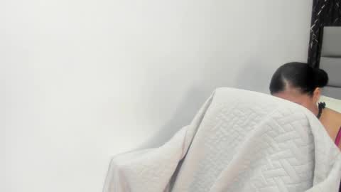 A N G I E.  online show from 02-02-26, 08:29