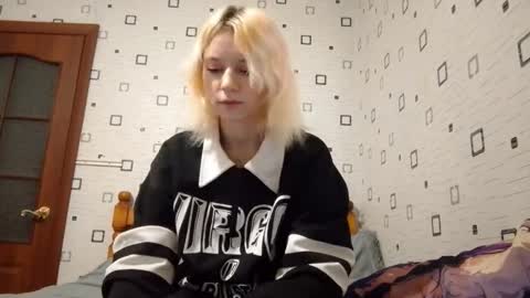 Snapshot of anglauntiedt chatting on 12-14-25, 01:16 Sofa online show from 12-14-25, 01:16