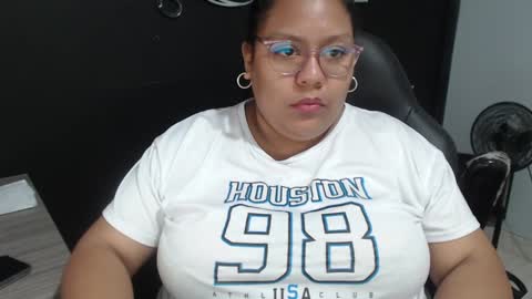 Snapshot of angy_ro12 chatting on 01-06-25, 02:58 angy online show from 01-06-25, 02:58