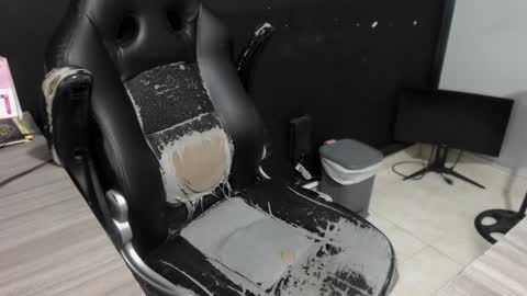 Snapshot of angy_ro12 chatting on 01-11-25, 01:16 angy online show from 01-11-25, 01:16