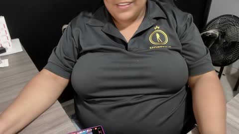 Snapshot of angy_ro12 chatting on 01-16-25, 09:27 angy online show from 01-16-25, 09:27