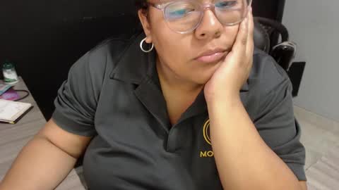 Snapshot of angy_ro12 chatting on 02-16-25, 10:43 angy online show from 02-16-25, 10:43