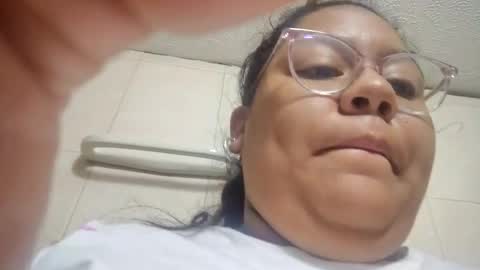 Snapshot of angy_ro12 chatting on 02-17-25, 12:05 angy online show from 02-17-25, 12:05