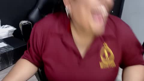 Snapshot of angy_ro12 chatting on 02-21-25, 08:16 angy online show from 02-21-25, 08:16