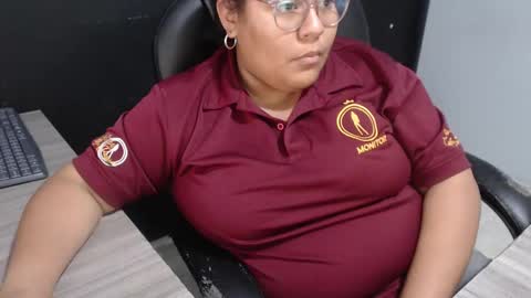 Snapshot of angy_ro12 chatting on 10-03-25, 10:18 angy online show from 10-03-25, 10:18