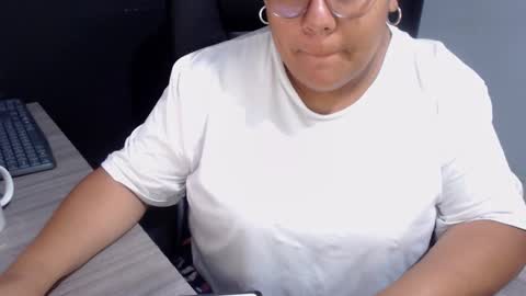 Snapshot of angy_ro12 chatting on 10-05-25, 12:14 angy online show from 10-05-25, 12:14