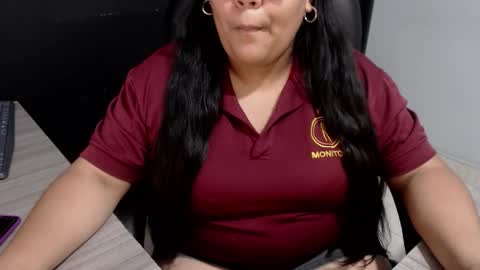 Snapshot of angy_ro12 chatting on 10-14-25, 09:04 angy online show from 10-14-25, 09:04