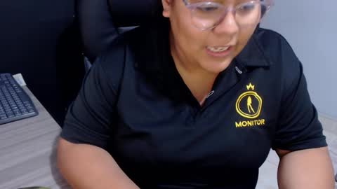 Snapshot of angy_ro12 chatting on 10-20-25, 09:15 angy online show from 10-20-25, 09:15