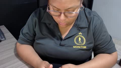 Snapshot of angy_ro12 chatting on 10-30-25, 12:01 angy online show from 10-30-25, 12:01