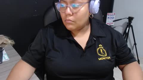 Snapshot of angy_ro12 chatting on 11-27-25, 08:55 angy online show from 11-27-25, 08:55