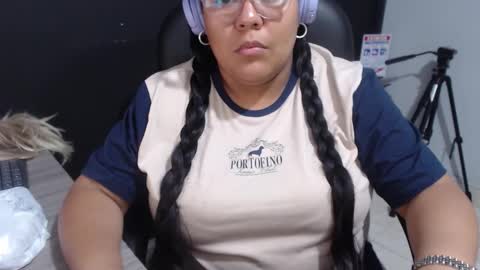 Snapshot of angy_ro12 chatting on 11-30-25, 05:11 angy online show from 11-30-25, 05:11