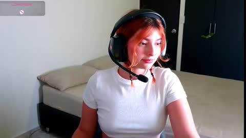 Snapshot of ania_mml chatting on 01-18-26, 12:58 Ania online show from 01-18-26, 12:58