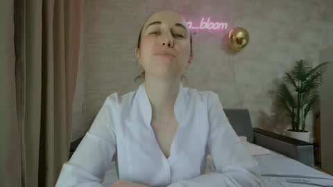 Snapshot of anikabloom chatting on 02-18-25, 02:27 anikabloom online show from 02-18-25, 02:27