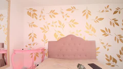 Lauren Anika online show from 01-18-25, 06:32