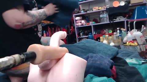 Snapshot of animergamergirl chatting on 12-16-25, 02:49 Twitter at animegamergrl. No vids for sale on Chaturbate. online show from 12-16-25, 02:49