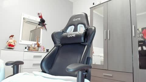 Luna online show from 12-24-24, 10:22