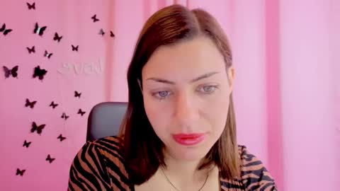 Anni online show from 10-22-25, 04:57