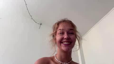 Snapshot of anita__hills chatting on 12-25-24, 04:22 anita__hills online show from 12-25-24, 04:22