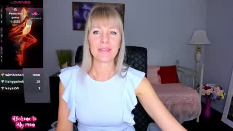Snapshot of anita_tayson chatting on 01-14-25, 10:17 Anita online show from 01-14-25, 10:17