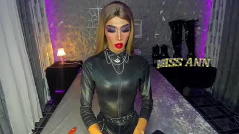 Snapshot of anitacruisze chatting on 01-21-25, 12:46 Miss Ann online show from 01-21-25, 12:46