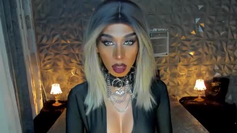 Snapshot of anitacruisze chatting on 02-24-25, 10:25 Miss Ann online show from 02-24-25, 10:25