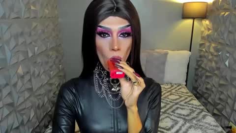 Snapshot of anitacruisze chatting on 03-04-25, 08:46 Miss Ann online show from 03-04-25, 08:46