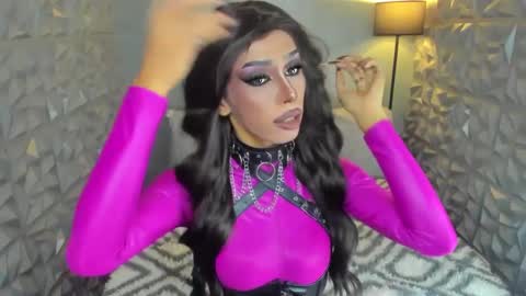 Snapshot of anitacruisze chatting on 03-07-25, 09:51 Miss Ann online show from 03-07-25, 09:51