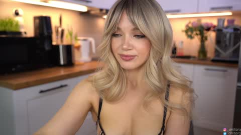 Im Anita thumb up me please its important online show from 03-15-26, 07:31