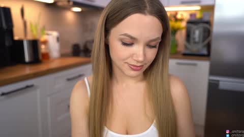 Im Anita thumb up me please its important online show from 03-19-26, 09:41