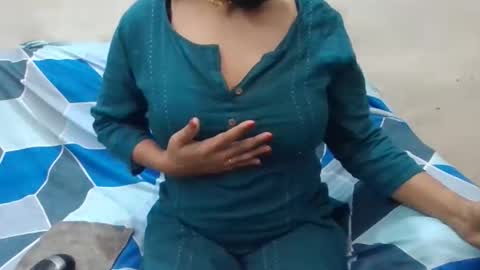 anjali_dogra786 online show from 12-20-25, 08:16