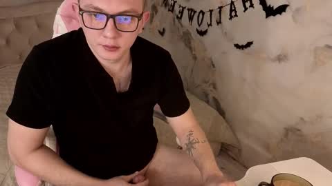 Snapshot of anmen10 chatting on 10-30-25, 06:15 anmen10 online show from 10-30-25, 06:15