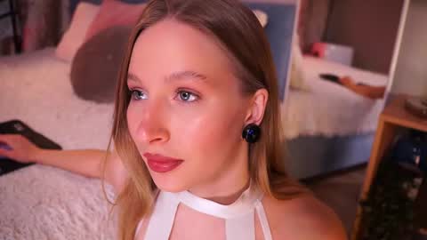 Ann online show from 09-28-25, 02:55