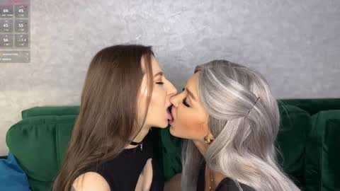 anna13121312 online show from 01-12-25, 05:33