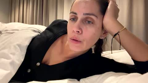 Snapshot of anna___25 chatting on 11-07-25, 07:03 Anna online show from 11-07-25, 07:03