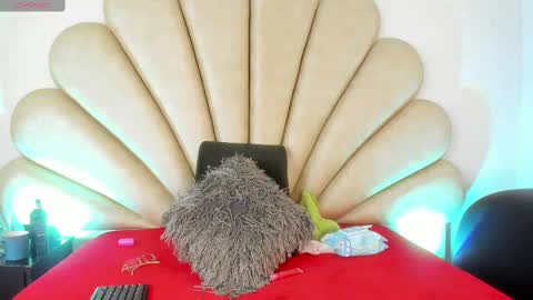 Snapshot of anna__spencer chatting on 03-08-25, 12:52 Anna online show from 03-08-25, 12:52